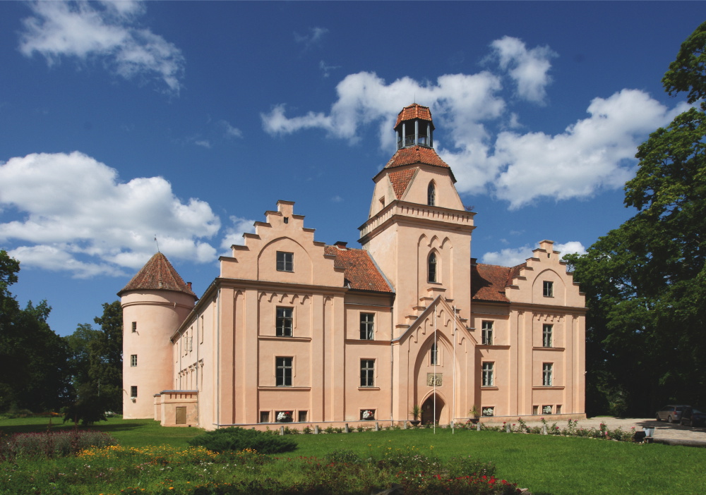 Medieval Castle Edole_exterior.jpg