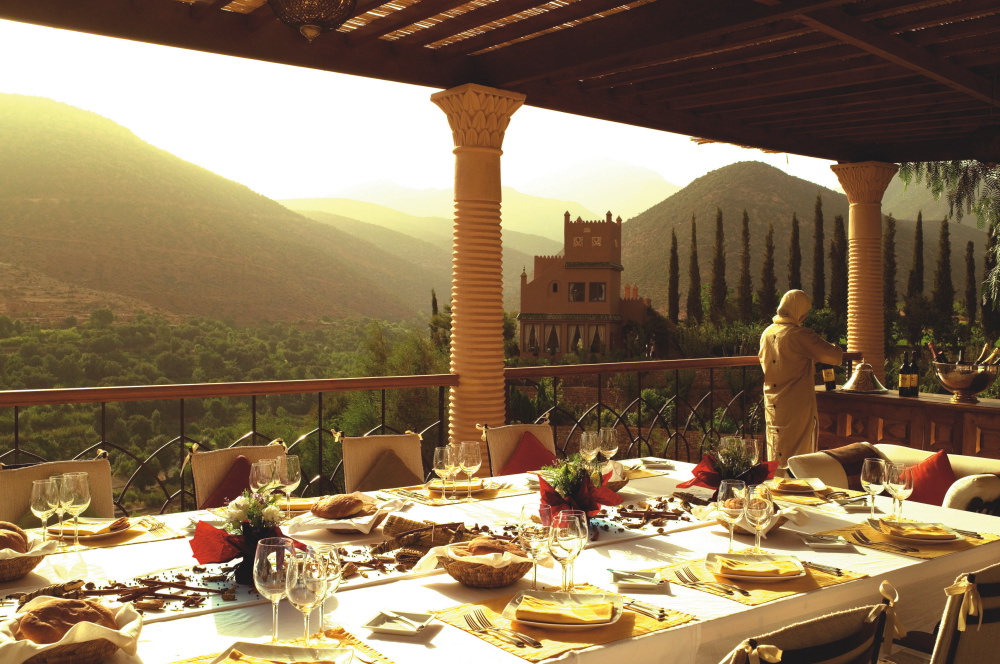 kasbah-dining-pool_terrace-hi.jpg