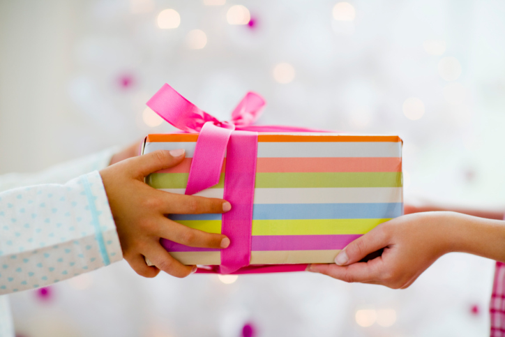 gift giving etiquette