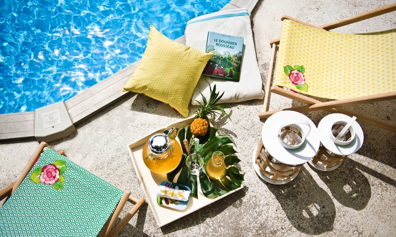pool-with-chairs.jpg