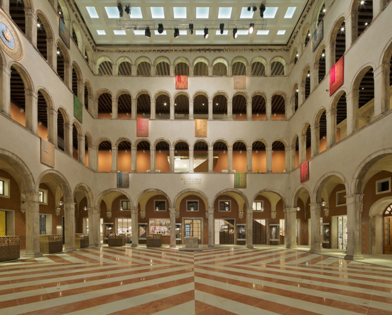 40. TFondacoDeiTedeschi_Courtyard1_SWPhotography.jpg