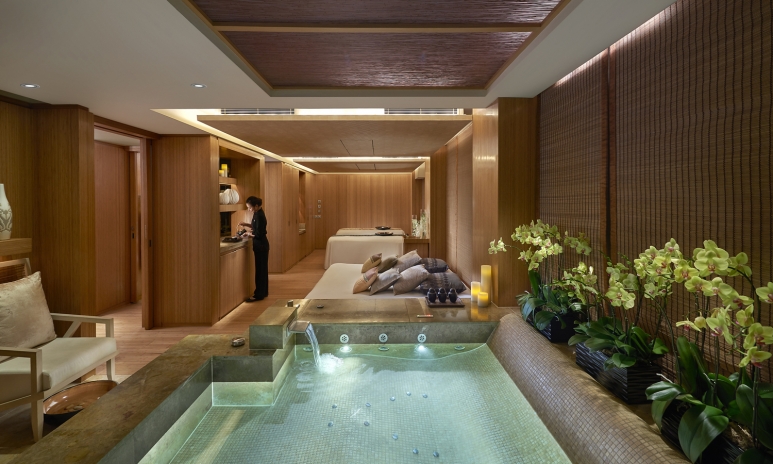 landmark-2015-luxury-spa-suite.jpg