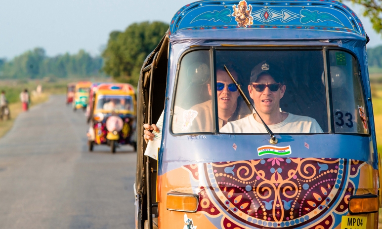 Ben Elliot and Tom Parker Bowles in rickshaw- Bandavgarh .jpg