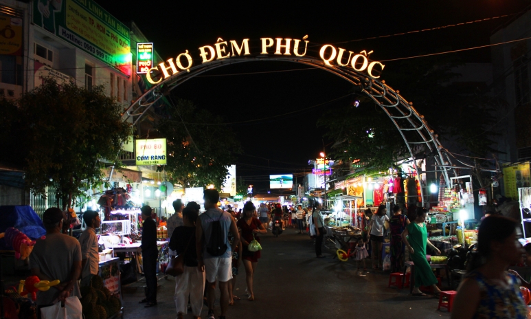 phu quoc night market 2 .jpg