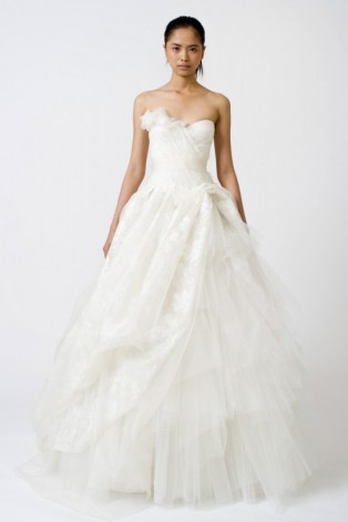 Vera_Wang_Wedding_Dress_2.jpg